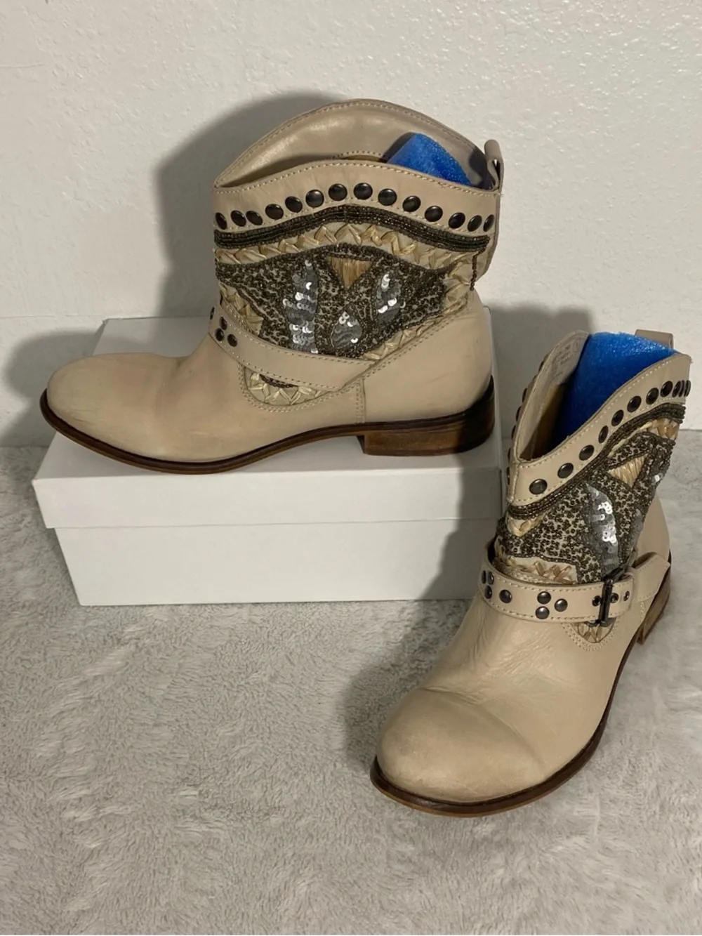 Naughty Monkey Lysandra Beige Leather Ankle Boots Women’s Size 9